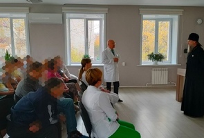 Протоиерей Игорь Бачинин, руководитель Отдела по утверждению трезвости и профилактике зависимостей Екатеринбургской епархии, посетил отделение реабилитации наркологического диспансера